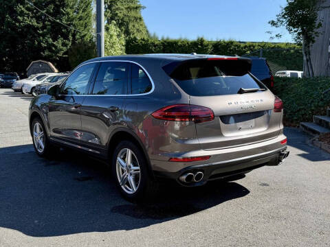 2016 Porsche Cayenne S E-Hybrid