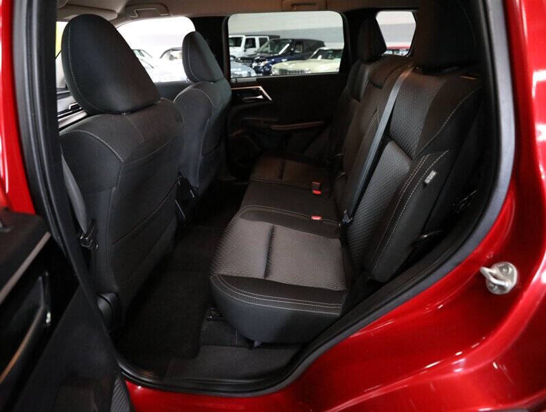 2022 Mitsubishi Outlander ES