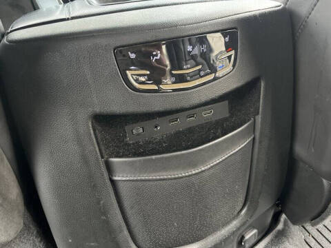 2017 Cadillac Escalade Platinum