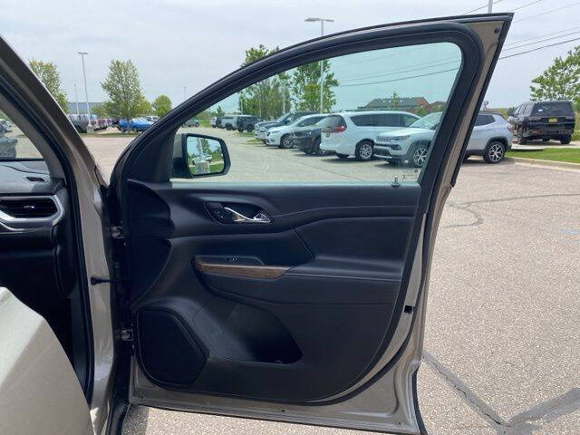 2022 GMC Acadia SLE
