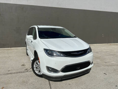 2020 Chrysler Pacifica Touring