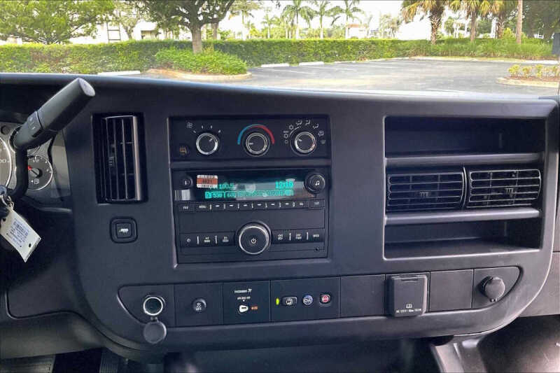 2025 Chevrolet Express 2500