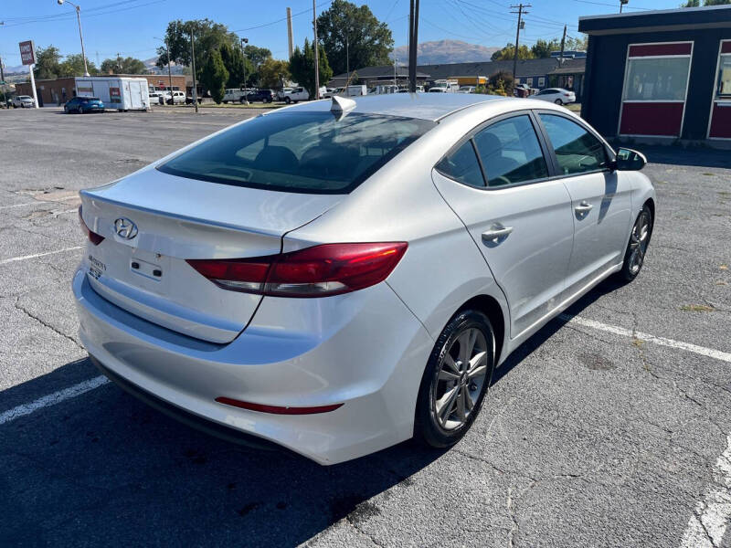 2018 Hyundai Elantra SEL photo 6