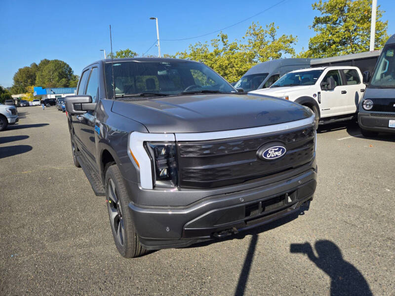 2025 Ford F-150 Lightning Platinum