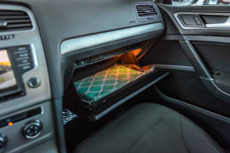 2016 Volkswagen Golf TSI S