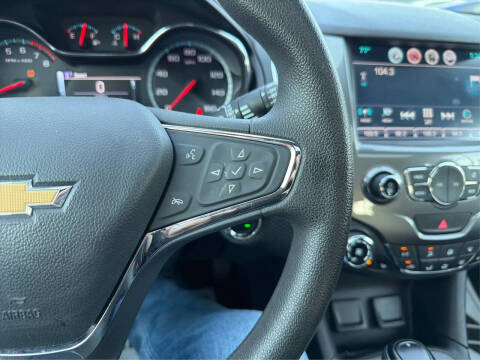 2017 Chevrolet Cruze LT Auto