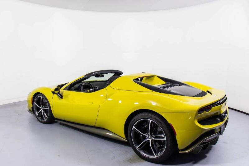 2023 Ferrari 296 GTS