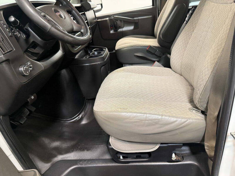 2017 GMC Savana 2500