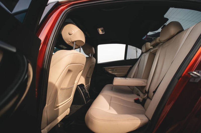 2018 BMW 3 Series 330i