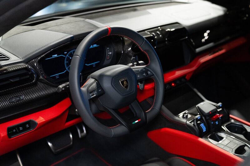 2026 Lamborghini Urus SE