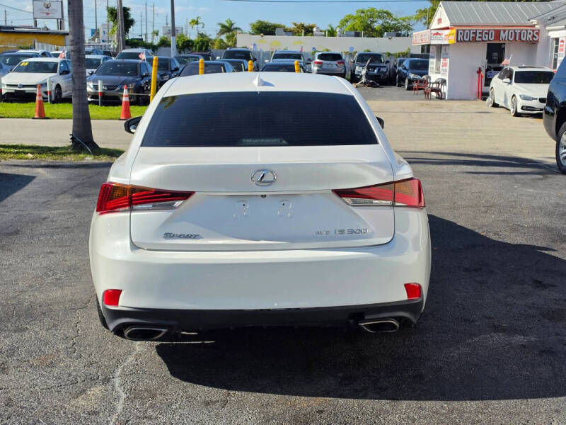 2017 Lexus IS 300
