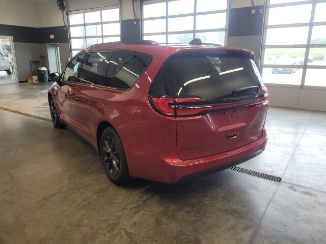 2025 Chrysler Pacifica Select