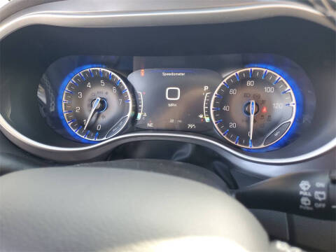 2025 Chrysler Voyager LX