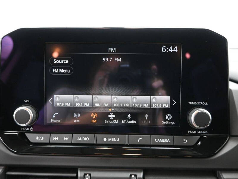 2025 Nissan Pathfinder S