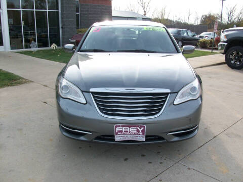 2013 Chrysler 200 Touring