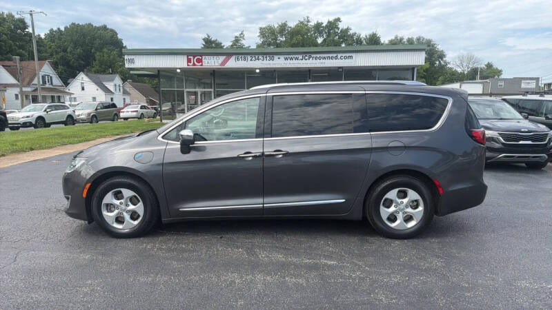 2017 Chrysler Pacifica Hybrid Platinum