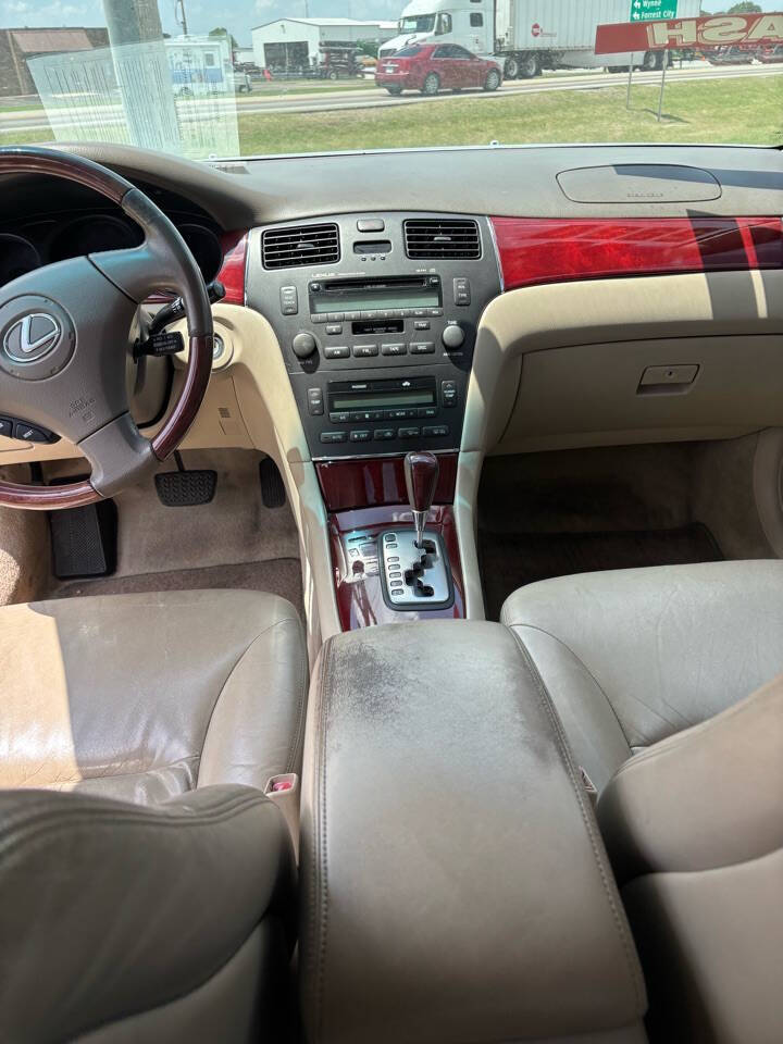 Gray 2002 Lexus ES 300 Base 4dr Sedan 11