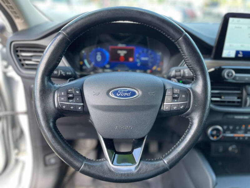2020 Ford Escape Titanium