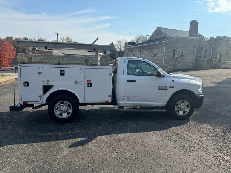 2016 RAM Ram 3500 Pickup Tradesman photo 5