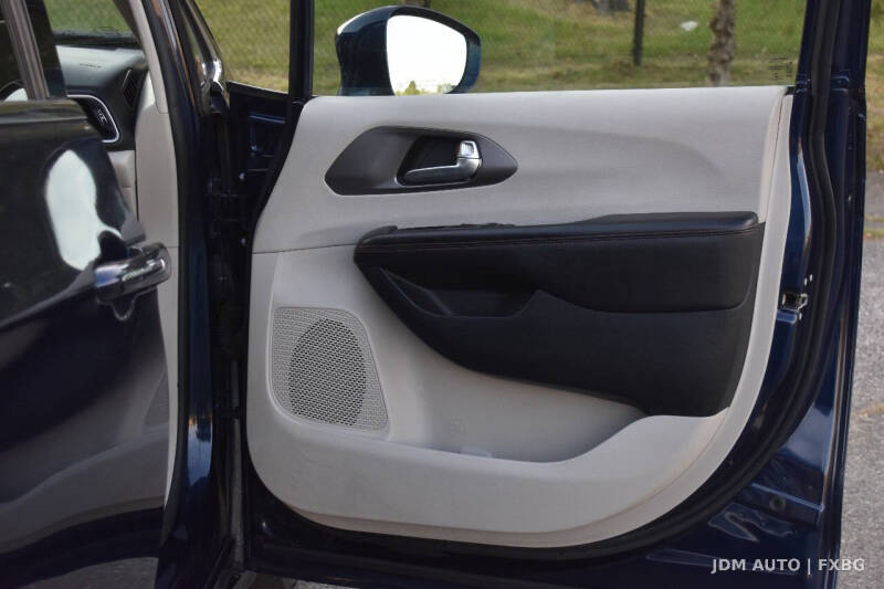 2020 Chrysler Pacifica Touring L