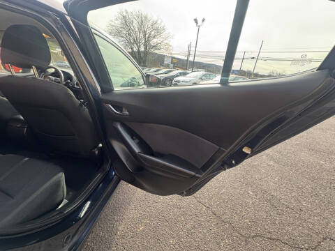 2017 Mazda MAZDA3 Sport