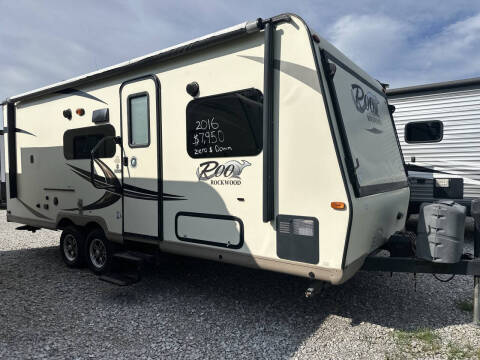 2016 Forest River Rockwood  Roo 233S