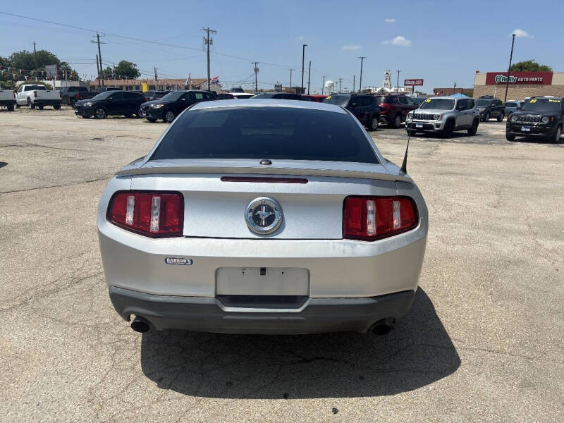 2011 Ford Mustang V6