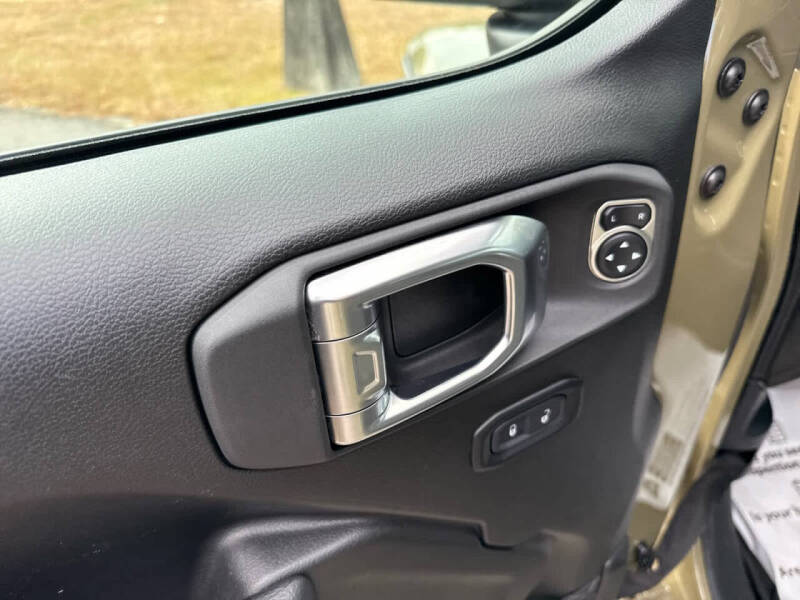 2025 Jeep Gladiator NightHawk