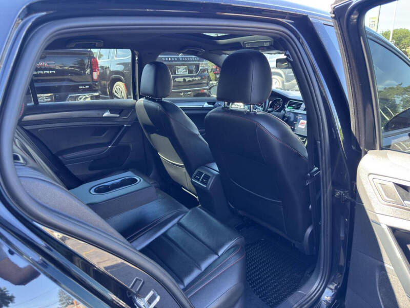 2019 Volkswagen Golf GTI SE