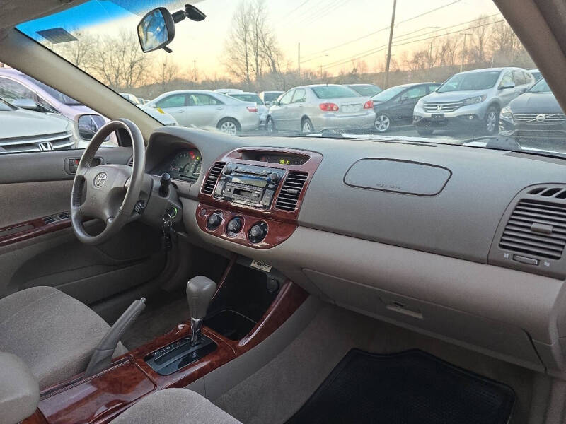 2004 Toyota Camry XLE