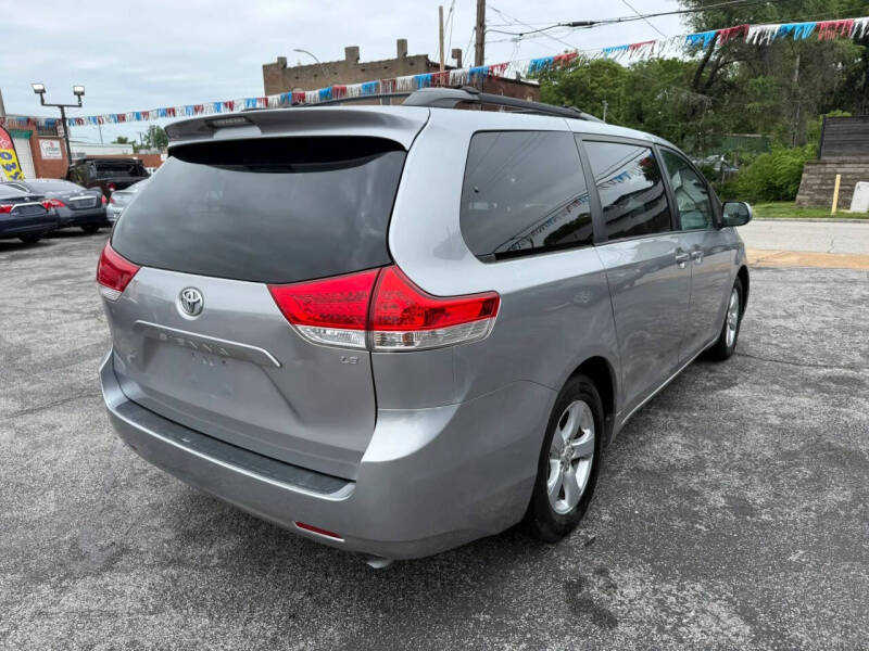 2012 Toyota Sienna
