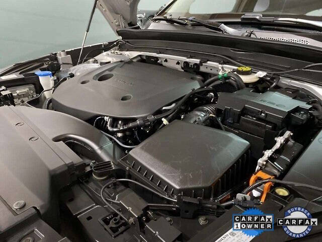 2025 Volvo XC40 B5 Plus Bright Theme