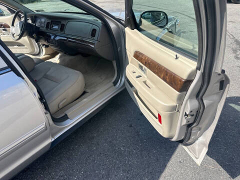 2011 Mercury Grand Marquis LS