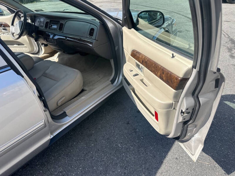 2011 Mercury Grand Marquis LS