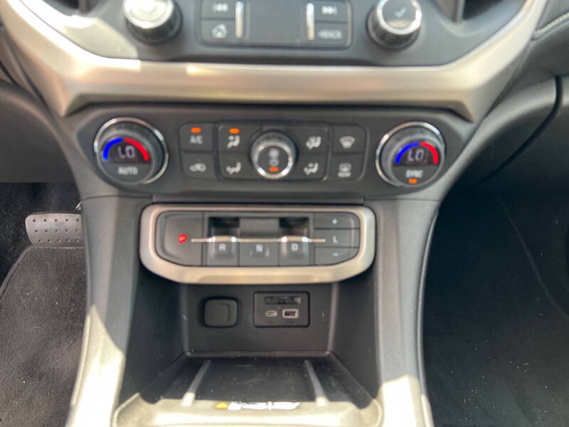 2021 GMC Acadia Denali