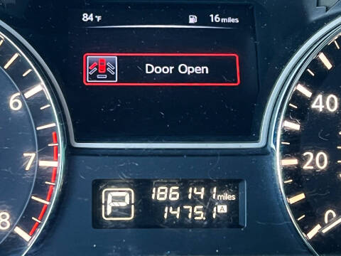 2015 Nissan Pathfinder SV