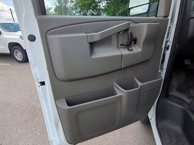 2025 Chevrolet Express 2500