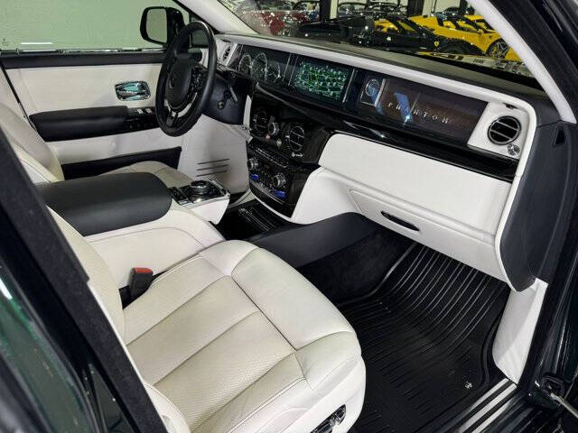 2022 Rolls-Royce Phantom