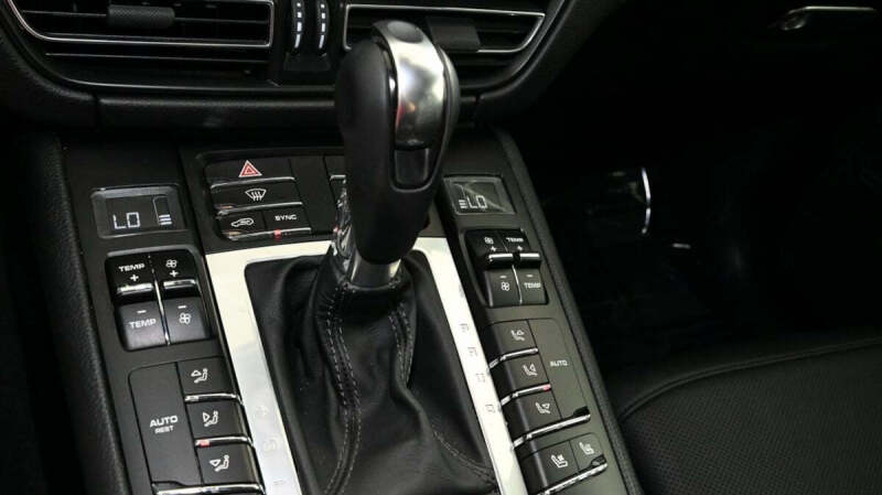 2021 Porsche Macan Turbo