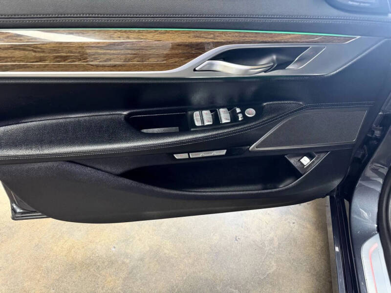 2018 BMW 7 Series 740i