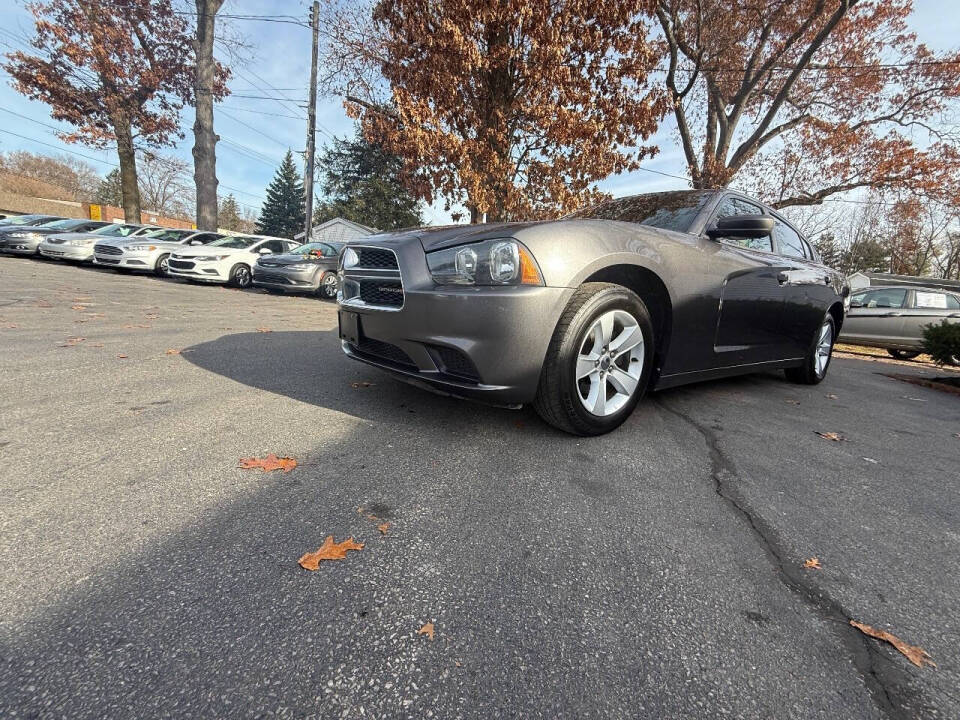 2014 Dodge Charger SE's photo