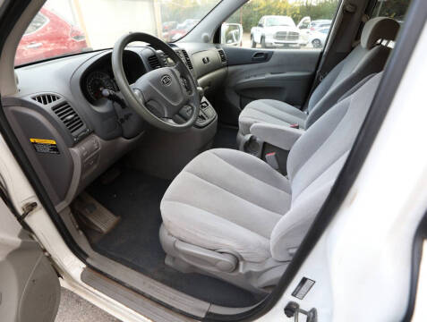 2008 Kia Sedona LX