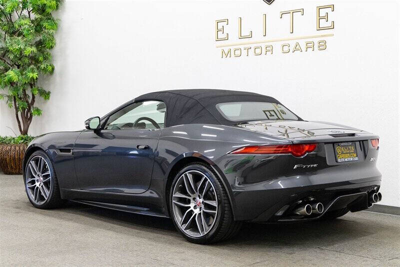 2016 Jaguar F-TYPE R