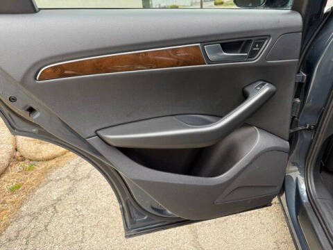 2011 Audi Q5 2.0T quattro Premium