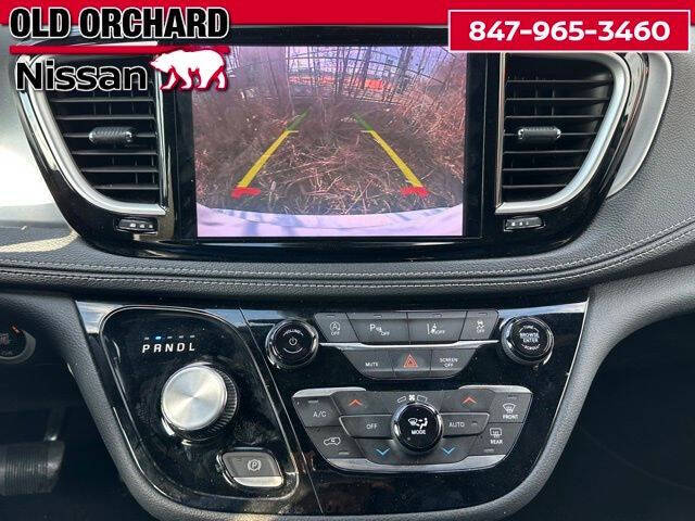 2024 Chrysler Pacifica Touring
