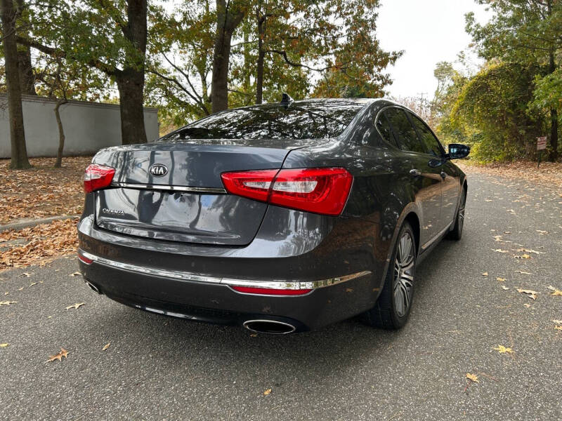 2015 Kia Cadenza Premium photo 7