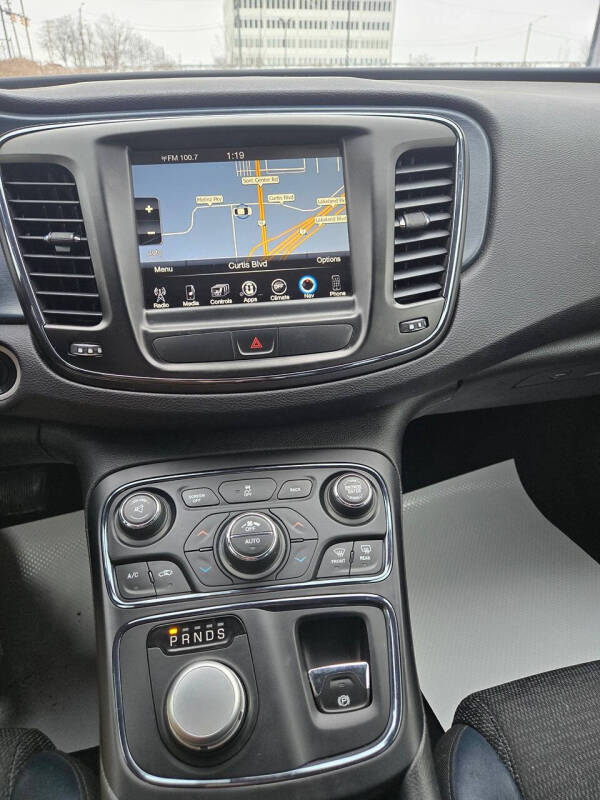 2015 Chrysler 200 S