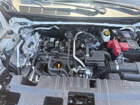 2025 Nissan Kicks SR