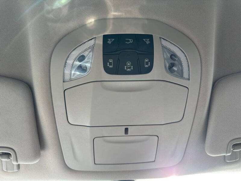 2023 Chrysler Pacifica Plug-In Hybrid Touring L