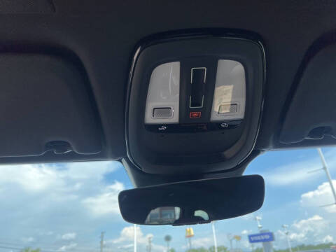 2024 Volvo XC60 Recharge T8 Ultimate Black Edition